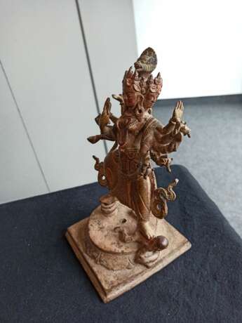 Bronze der Kali auf einem Lotos - photo 3