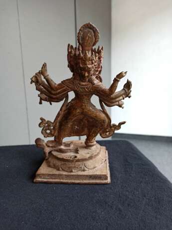 Bronze der Kali auf einem Lotos - photo 4