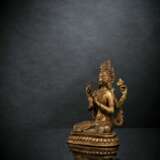 Feuervergoldete Bronze des Sadaksharilokeshvara - фото 2