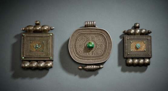 Drei Amulett-Kästen aus Silber und Kupfer - photo 1