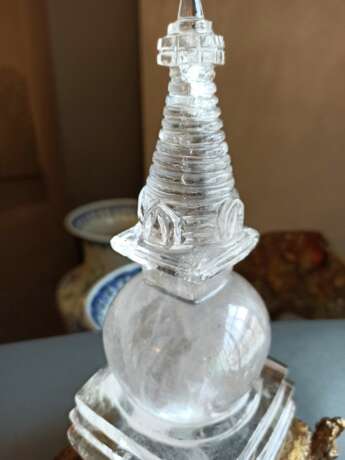Stupa aus Bergkristall auf feuervergoldetem Stand - фото 4