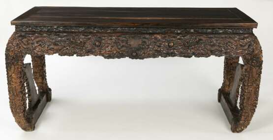 Tisch aus Hartholz mit reicher Drachenschnitzerei - Foto 5