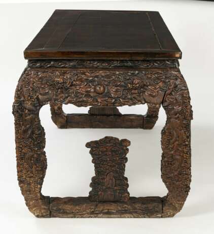 Tisch aus Hartholz mit reicher Drachenschnitzerei - Foto 6