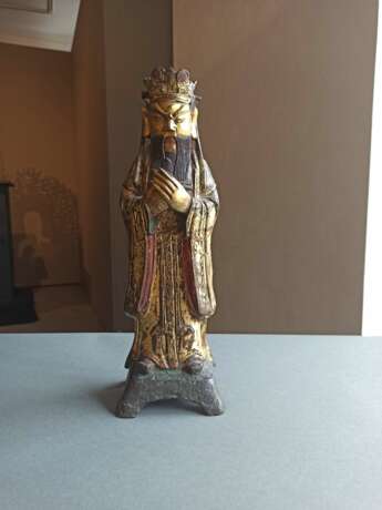 Partiell feuervergoldeter Bronze einer daoistischen Gottheit - Foto 3