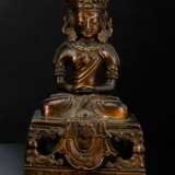 Feuervergoldete Bronze des Amitayus auf einem Thron - фото 1