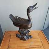 Weihrauchbrenner in Form einer Ente aus partiell feuervergoldeter Bronze - фото 6