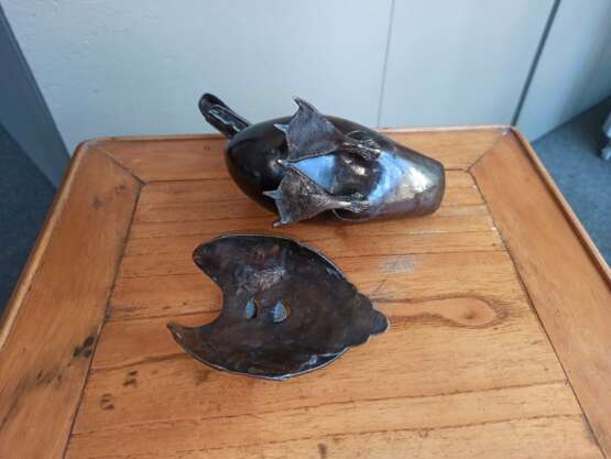 Weihrauchbrenner in Form einer Ente aus Bronze mit schöner Alterspatina, in zwei Teilen gearbeitet - Foto 4