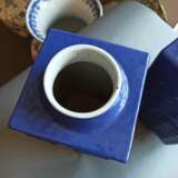 Paar puderblau glasierte 'Cong'-Vasen mit 'bagua'-Trigrammen aus Porzellan - photo 5