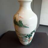 Vase aus Porzellan mit 'Famille rose'-Dekor - Foto 4