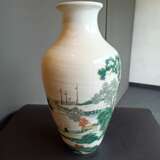 Vase aus Porzellan mit 'Famille rose'-Dekor - Foto 5