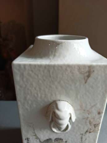 Seltene 'cong'-förmige Vase mit Landschafts- und Vogeldekor von Cheng Men - фото 14