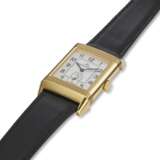 Jaeger-LeCoultre. JAEGER LECOULTRE, REVERSO, GRAND TAILLE, 18K YELLOW GOLD, LIMITED EDITION OF 10, REF. 270.1.62 - фото 3