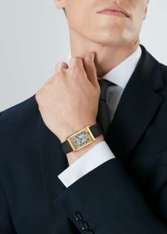 Jaeger-LeCoultre. JAEGER LECOULTRE, REVERSO, GRAND TAILLE, 18K YELLOW GOLD, LIMITED EDITION OF 10, REF. 270.1.62 - фото 6