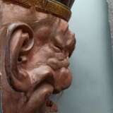 Sehr große Maske des Höllenrichters Enma aus Holz mit Lackauflage, Fassung und Vergoldung - photo 5