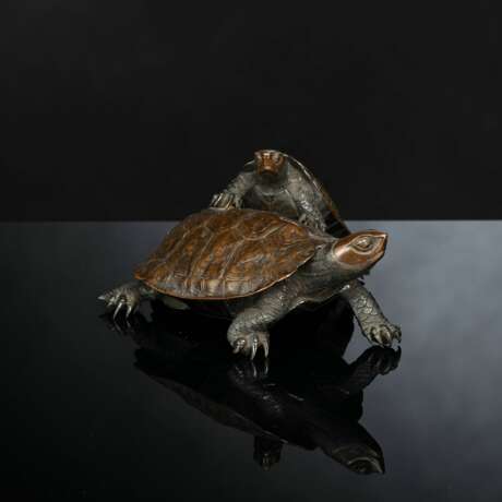 Feine Bronzegruppe mit zwei Schildkröten - Foto 1