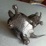 Feine Bronzegruppe mit zwei Schildkröten - photo 4