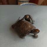 Feine Bronzegruppe mit zwei Schildkröten - Foto 6