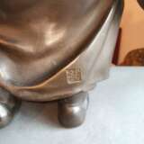 Sehr große Bronze des Hotei mit einem Stab - Foto 9