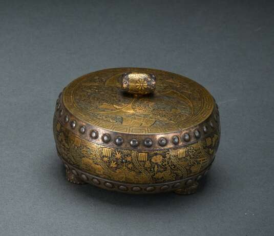 Trommelförmiges Deckeldöschen aus Eisen mit Gold- und Silbertauschierung im Komai-Stil - Foto 1
