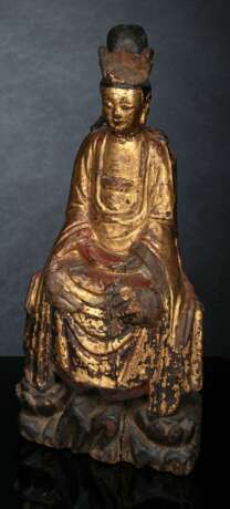 Lackvergoldete Figur des Guanyin aus Holz - фото 1