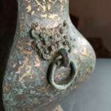 Fanghu aus Bronze mit Einlagen und zweiseitigen 'taotie'-Masken mit Ringhenkeln - Foto 5