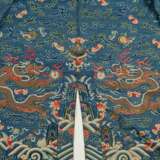 Blaugrundige Drachenrobe (jifu) in kesi für einen Herrn - Foto 6
