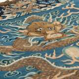 Blaugrundige Drachenrobe (jifu) in kesi für einen Herrn - Foto 17