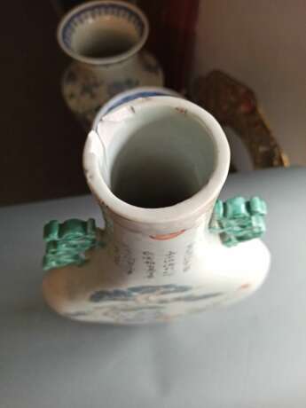 Pilgerflasche aus Porzellan mit Dekor von Li Tieguai und Gedichtaufschrift - Foto 4