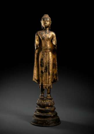 Bronze des stehenden Buddha Shakyamuni auf einem Sockel - фото 1