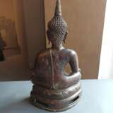 Bronze des Buddha auf einem Lotos - Foto 4