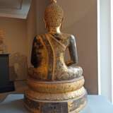 Lackvergoldete Bronze des Buddha Shakyamuni - photo 5
