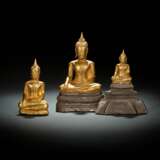 Drei Figuren des Buddha aus Gold- und Silberblech - photo 1
