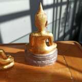 Drei Figuren des Buddha aus Gold- und Silberblech - фото 7