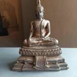 Vier mit Silber beschlagene Figuren des Buddha - Foto 11