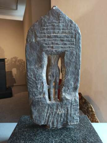 Stele des Vishnu aus schwarzem Phyllit - photo 5