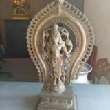 Bronze des Vishnu auf einem Sockel stehend - photo 2