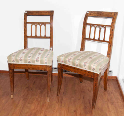 Kanapee mit drei Stühlen - фото 2