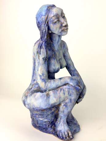 Anni Jung: Weiblicher Akt in Blau. Skulptur. 2010. - Foto 2