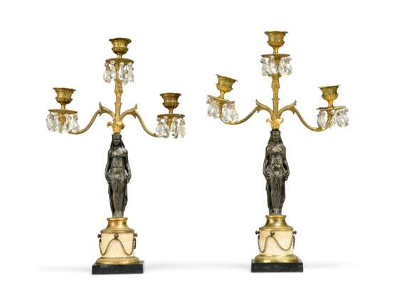 A PAIR OF ORMOLU, PATINATED-BRONZE AND MARBLE THREE-LIGHT FIGURAL CANDELABRA - фото 3