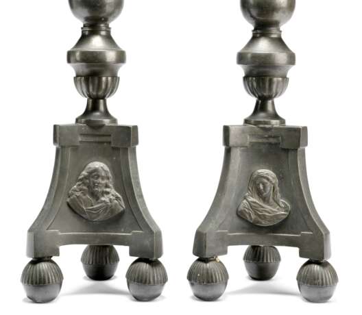 A PAIR OF NORTH EUROPEAN PEWTER ALTAR CANDLESTICK LAMPS - фото 2