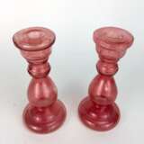 Paar Biedermeier Kerzenleuchter: mehrfache Balluster-Form, rot überfangen, Handarbeit um 1920, sehr schön. - фото 2