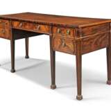 A GEORGE III MAHOGANY SIDEBOARD - фото 2