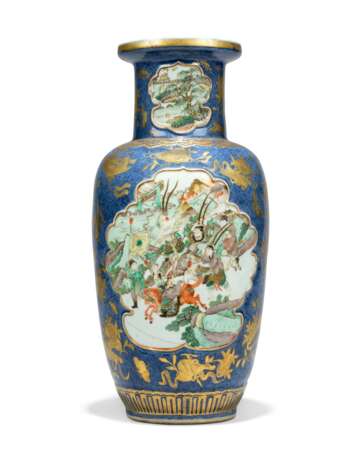 A PAIR OF CHINESE FAMILLE VERTE AND POWDER BLUE 'FIGURAL' VASES - photo 17