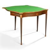 Mayhew & Ince. A GEORGE III TULIPWOOD, HAREWOOD AND SATINWOOD MARQUETRY CARD TABLE - Foto 2