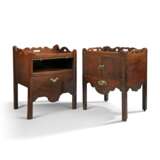 TWO GEORGE III MAHOGANY BEDSIDE COMMODES - photo 1