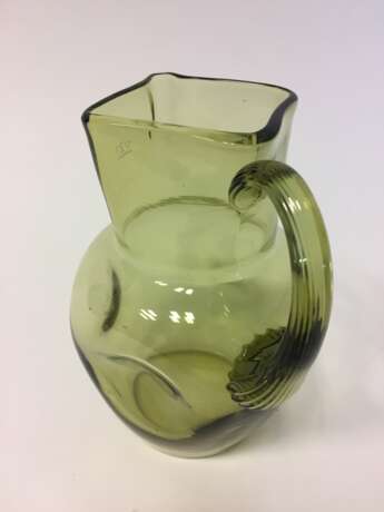 Glaskrug: Grünglas mit godroniertem Henkel, 19. Jahrhundert - фото 1