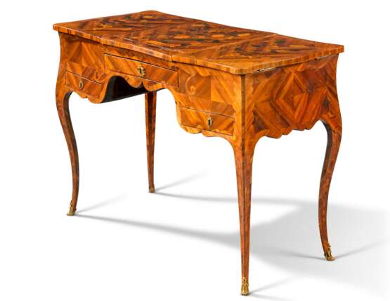 A LOUIS XV TULIPWOOD, BOIS SATINE AND FRUITWOOD MARQUETRY WRITING-TABLE - фото 2