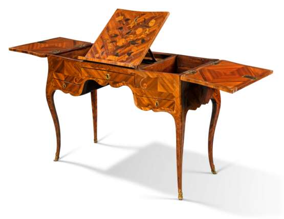 A LOUIS XV TULIPWOOD, BOIS SATINE AND FRUITWOOD MARQUETRY WRITING-TABLE - фото 4
