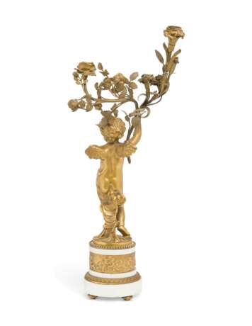 A PAIR OF LOUIS XVI-STYLE ORMOLU AND WHITE MARBLE TWIN-LIGHT CANDELABRA - фото 3