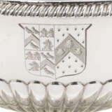 Ellerton, Thomas. A PAIR OF GEORGE III SILVER SAUCE TUREENS AND COVERS - Foto 4